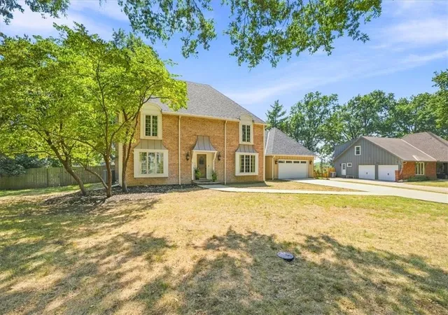 Photo 3 of Sale Pending at 8347 W 102nd St, Overland Park, KS 66212 | MLS# 2639008 | Listing updated on 2026-09-13