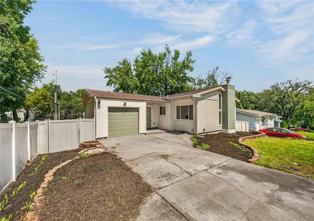Photo 2 of Single family home for sale at 12204 E 46th Ter S, Independence, MO 64055 | MLS# 2639057 | Listing updated on 2026-09-17