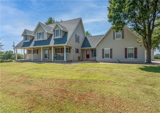 Photo 1 of Single family home for sale at 32350 Cummings Rd, Sedalia, MO 65301 | MLS# 2639240 | Listing updated on 2026-09-16