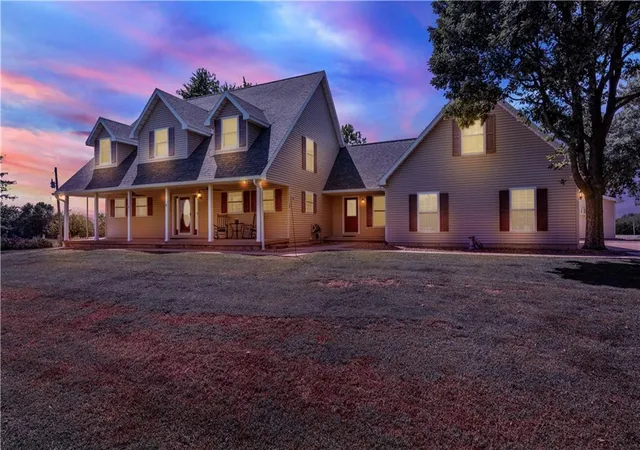 Photo 2 of Single family home for sale at 32350 Cummings Rd, Sedalia, MO 65301 | MLS# 2639240 | Listing updated on 2026-09-16