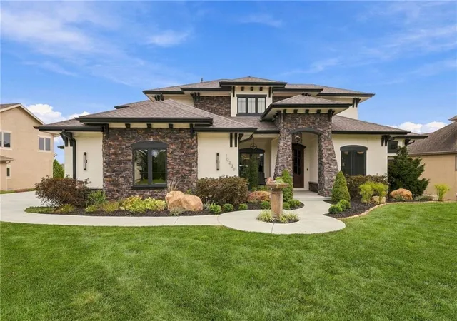 Photo 1 of Mansion for sale at 10239 N Kansas Ave, Kansas City, MO 64155 | MLS# 2639356 | Listing updated on 2026-10-18