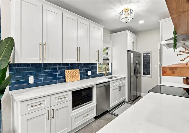 Photo 3 of Single family home for sale at 700 E 43rd Street, Kansas City, MO 64110 | MLS# 2639363 | Listing updated on 2026-10-16