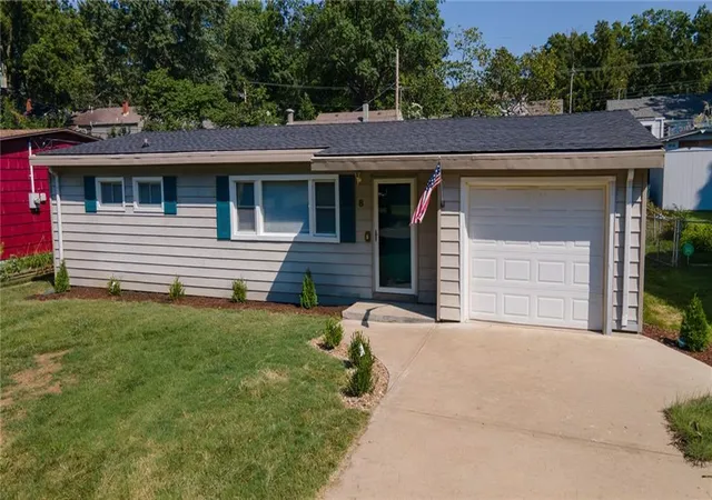 Photo 2 of Sale Pending at 8 W 89th Ter, Kansas City, MO 64114 | MLS# 2639463 | Listing updated on 2026-09-17