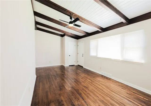Photo 3 of Sale Pending at 8 W 89Th Ter, Kansas City, MO 64114 | MLS# 2639463 | Listing updated on 2026-09-17
