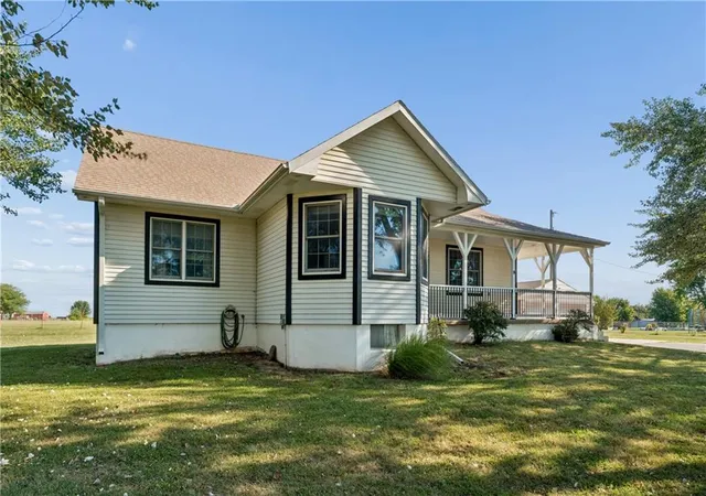 Photo 2 of Sale Pending at 32130 W 363 Street, Osawatomie, KS 66064 | MLS# 2639705 | Listing updated on 2026-10-05