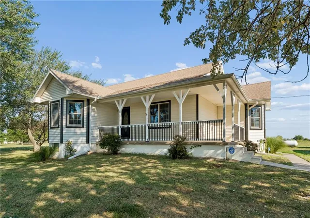 Photo 3 of Sale Pending at 32130 W 363 Street, Osawatomie, KS 66064 | MLS# 2639705 | Listing updated on 2026-10-05