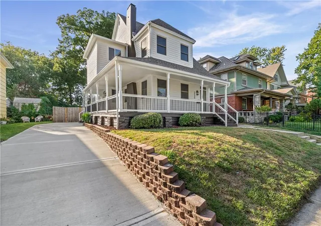 Photo 3 of Single family home for sale at 3530 Kenwood Ave, Kansas City, MO 64109 | MLS# 2639974 | Listing updated on 2026-09-30