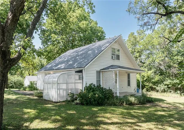 Photo 2 of Sale Pending at 906 Sycamore St, Valley Falls, KS 66088 | MLS# 2640008 | Listing updated on 2026-09-24