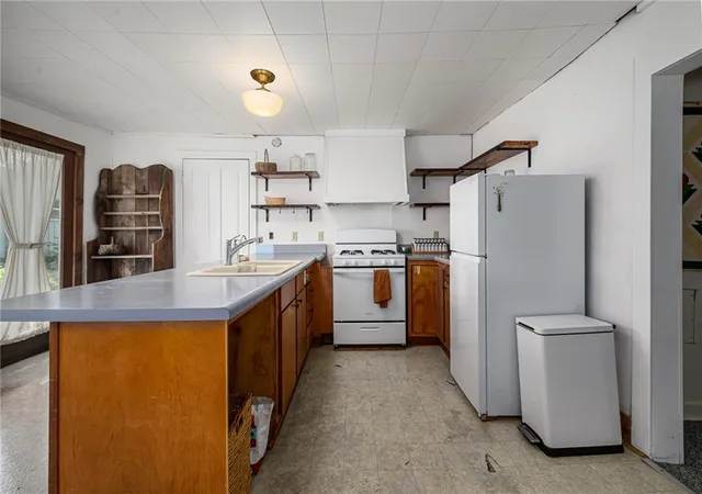 Photo 4 of Sale Pending at 906 Sycamore St, Valley Falls, KS 66088 | MLS# 2640008 | Listing updated on 2026-09-24