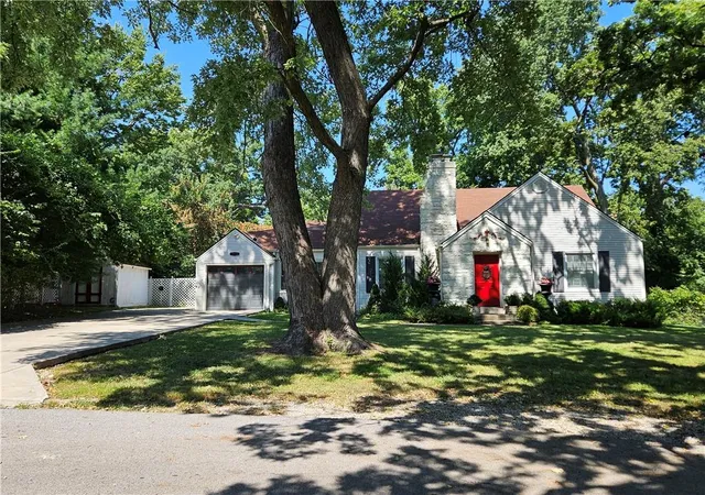 Photo 3 of Single family home for sale at 3753 N Grand Ave, Kansas City, MO 64116 | MLS# 2640050 | Listing updated on 2026-09-19