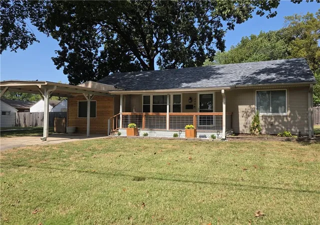 Single family home for sale at 208 SW 5th Street, Lees Summit, MO 64063 | MLS# 2640124 | Listing updated on 2026-09-18