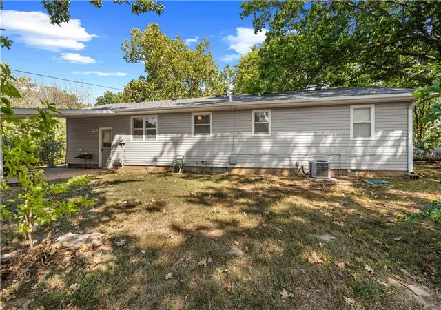 Photo 3 of Sale Pending at 18822 S 1491 Road, Nevada, MO 64772 | MLS# 2640212 | Listing updated on 2026-09-21