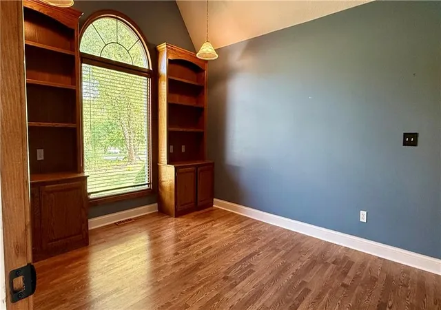 Photo 4 of Single family home for sale at 1515 Sugarland Pkwy, Pleasant Hill, MO 64080 | MLS# 2640273 | Listing updated on 2026-09-18