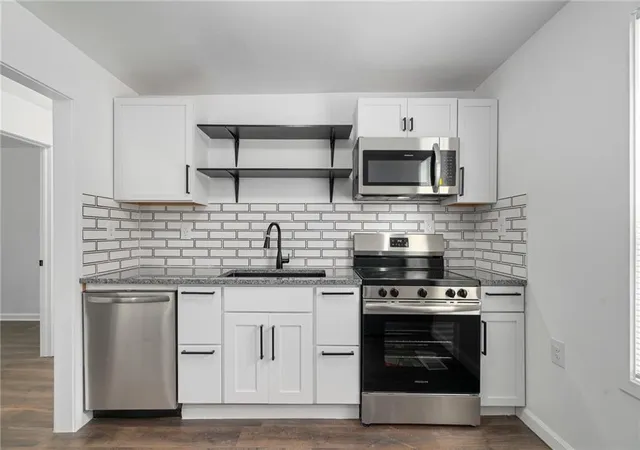 Photo 4 of House for sale at 2909 Topping Ave, Kansas City, MO 64129 | MLS# 2640325 | Listing updated on 2026-10-07