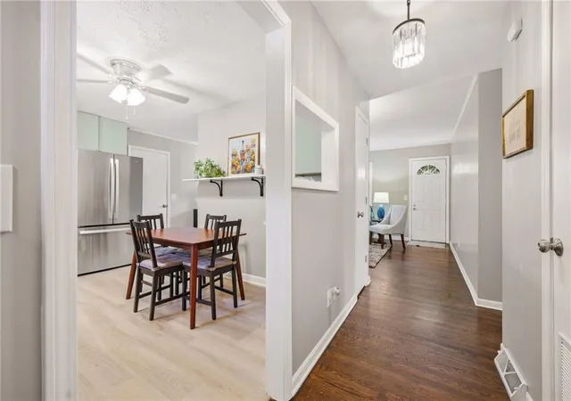 Photo 3 of Single family home for sale at 804 S Brentwood St, Olathe, KS 66061 | MLS# 2640367 | Listing updated on 2026-09-30