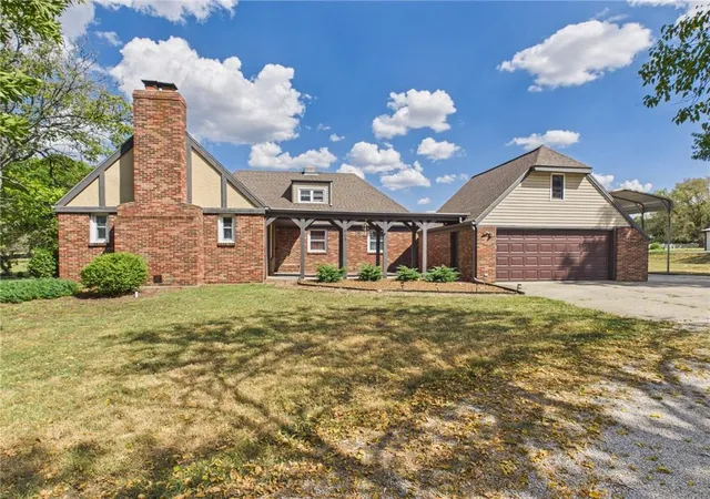 Photo 1 of Single family home for sale at 915 215th Street, Fort Scott, KS 66701 | MLS# 2640374 | Listing updated on 2026-09-16