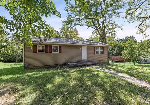 Photo 3 of Sale Pending at 307 E 165th Street, Belton, MO 64012 | MLS# 2640473 | Listing updated on 2026-09-09