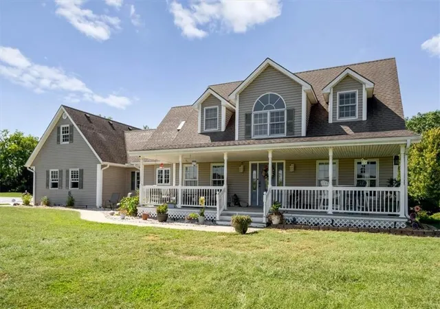 Photo 1 of Single family home for sale at 705 Broadway Ave, Richmond, MO 64085 | MLS# 2640497 | Listing updated on 2026-09-18