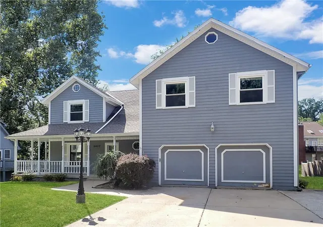 Photo 1 of Single family home for sale at 6400 Crysler Ct, Kansas City, MO 64133 | MLS# 2640506 | Listing updated on 2026-09-17