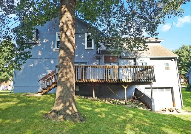 Photo 4 of Single family home for sale at 6400 Crysler Ct, Kansas City, MO 64133 | MLS# 2640506 | Listing updated on 2026-09-17