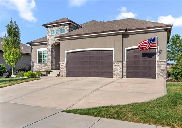 Photo 3 of Sale Pending at 25048 W 112th Terrace, Olathe, KS 66061 | MLS# 2640860 | Listing updated on 2026-09-13