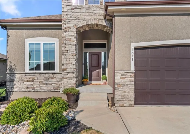 Photo 4 of Sale Pending at 25048 W 112th Terrace, Olathe, KS 66061 | MLS# 2640860 | Listing updated on 2026-09-13