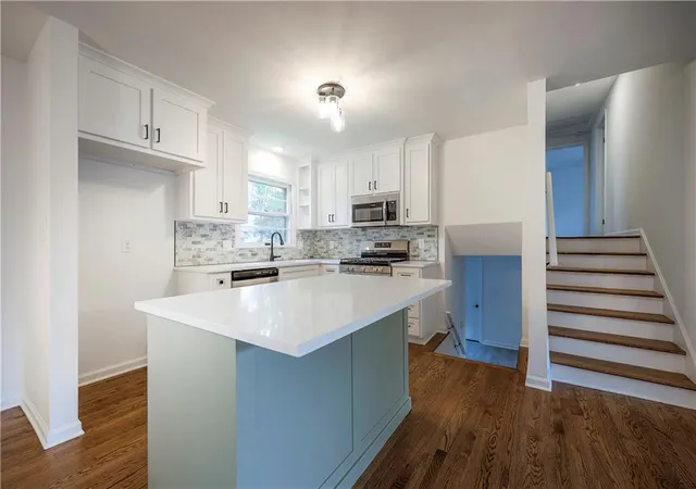 Photo 3 of Single family home for sale at 7622 W 97th Terrace, Overland Park, KS 66212 | MLS# 2641039 | Listing updated on 2026-09-16