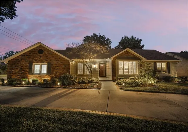 Photo 1 of Sale Pending at 6658 Dearborn Dr, Mission, KS 66202 | MLS# 2641082 | Listing updated on 2026-09-23