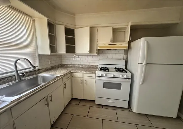 Photo 4 of Single family home for sale at 7804 E 92nd Street, Kansas City, MO 64138 | MLS# 2641287 | Listing updated on 2026-09-16