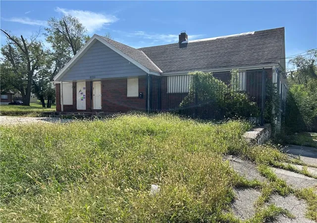 Multi family home for sale at 6111 Leavenworth Rd, Kansas City, KS 66104 | MLS# 2641296