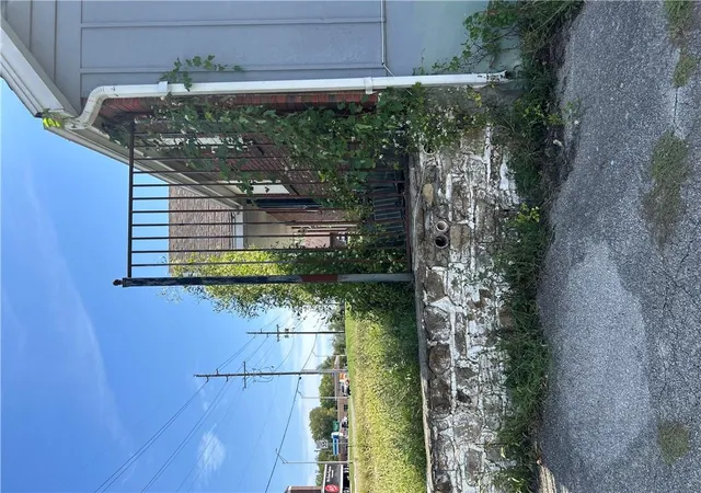 Photo 2 of House for sale at 6111 Leavenworth Rd, Kansas City, KS 66104 | MLS# 2641296 | Listing updated on 2026-09-18