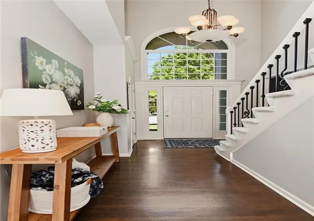Photo 3 of Single family home for sale at 533 NE Emerald Dr, Lees Summit, MO 64064 | MLS# 2641328 | Listing updated on 2026-09-18