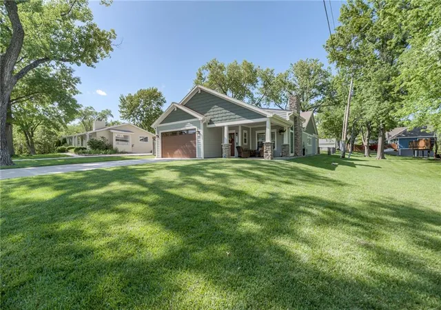 Photo 3 of Single family home for sale at 10802 Nw 75 Street, Kansas City, MO 64152 | MLS# 2641455 | Listing updated on 2026-10-08