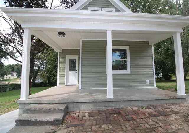 Photo 3 of Single family home for sale at 2510 S 19th Street, Saint Joseph, MO 64503 | MLS# 2641629 | Listing updated on 2026-09-16