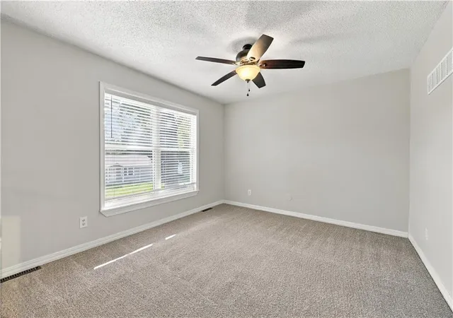 Photo 4 of Single family home for sale at 1622 N Emery St, Independence, MO 64050 | MLS# 2641876 | Listing updated on 2026-09-17