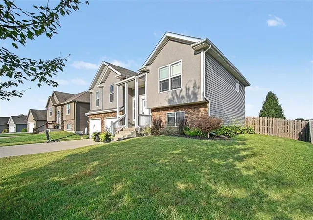 Photo 2 of Single family home for sale at 19224 Tomahawk Ln, Saint Joseph, MO 64505 | MLS# 2642012 | Listing updated on 2026-09-16