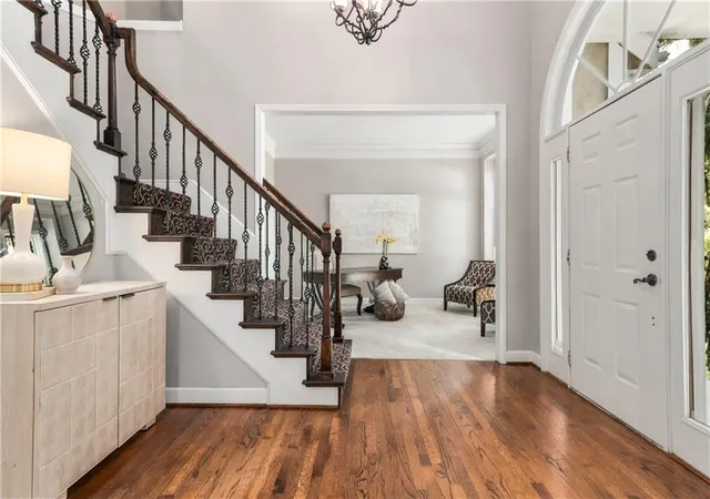 Photo 4 of Single family home for sale at 5512 Meadow Lake St, Parkville, MO 64152 | MLS# 2642098 | Listing updated on 2026-09-18
