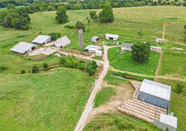 Photo 4 of Single family home for sale at 13920 Kansas Ave, Bonner Springs, KS 66012 | MLS# 2642116 | Listing updated on 2026-09-17