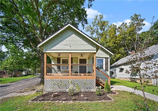 Photo 1 of Sale Pending at 936 Columbia Ave, Leavenworth, KS 66048 | MLS# 2642179 | Listing updated on 2026-10-02