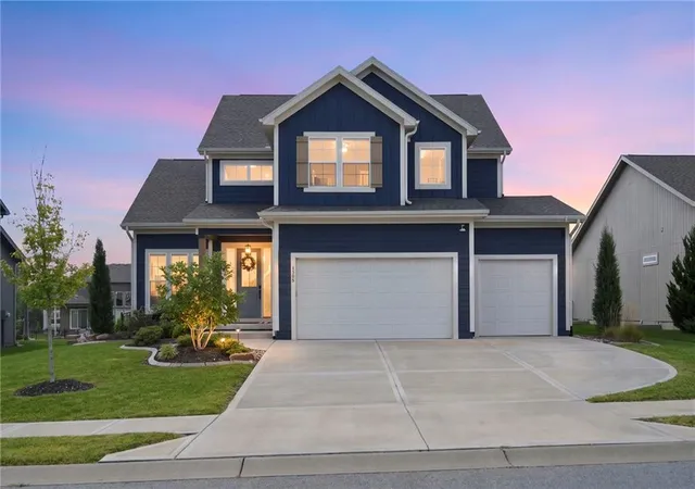 Single family home for sale at 1505 SW Arbormill Ter, Lees Summit, MO 64082 | MLS# 2642304