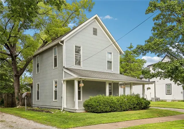 Photo 2 of Single family home for sale at 325 S Cherry St, Olathe, KS 66061 | MLS# 2642310 | Listing updated on 2026-09-19