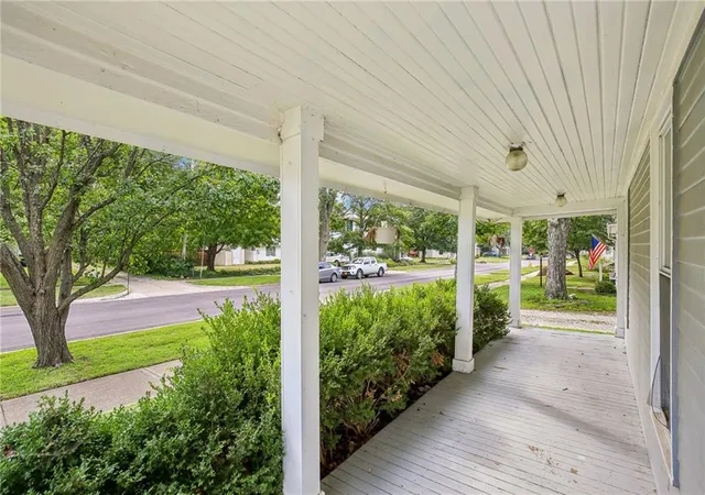 Photo 3 of Single family home for sale at 325 S Cherry St, Olathe, KS 66061 | MLS# 2642310 | Listing updated on 2026-09-19