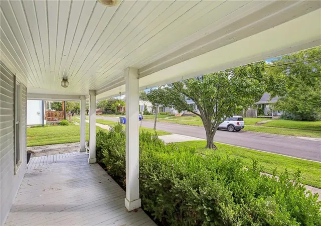 Photo 3 of Single family home for sale at 325 S Cherry St, Olathe, KS 66061 | MLS# 2642310 | Listing updated on 2026-09-19
