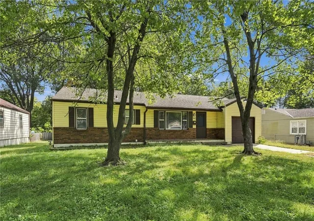 Photo 3 of Single family home for sale at 310 SW 13th Street, Blue Springs, MO 64015 | MLS# 2642356 | Listing updated on 2026-09-18