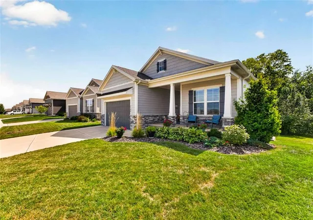 Photo 3 of Single family home for sale at 1169 Sw Whitby Dr, Raymore, MO 64083 | MLS# 2642389 | Listing updated on 2026-09-18