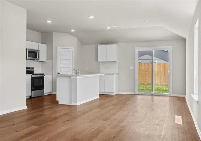 Photo 4 of Single family home for sale at 20360 W 195th Street, Spring Hill, KS 66083 | MLS# 2642416 | Listing updated on 2026-09-28