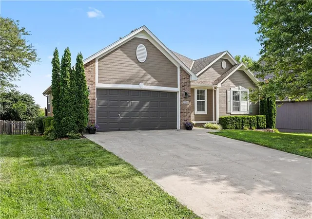 Photo 1 of Single family home for sale at 2240 Sw Morris Dr, Lees Summit, MO 64082 | MLS# 2642508 | Listing updated on 2026-09-19