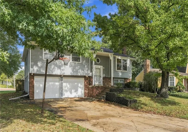 Photo 2 of Single family home for sale at 16612 W 125th Street, Olathe, KS 66062 | MLS# 2642523 | Listing updated on 2026-09-30