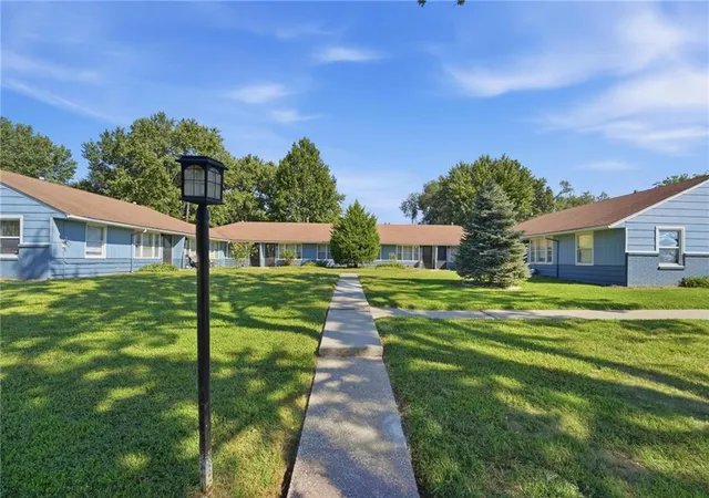Photo 3 of Multi family home for sale at 200 Ne 79th Terrace, Kansas City, MO 64118 | MLS# 2642579 | Listing updated on 2026-09-17