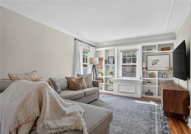 Photo 3 of Sale Pending at 1209 W 71st Terrace, Kansas City, MO 64114 | MLS# 2642582 | Listing updated on 2026-09-18